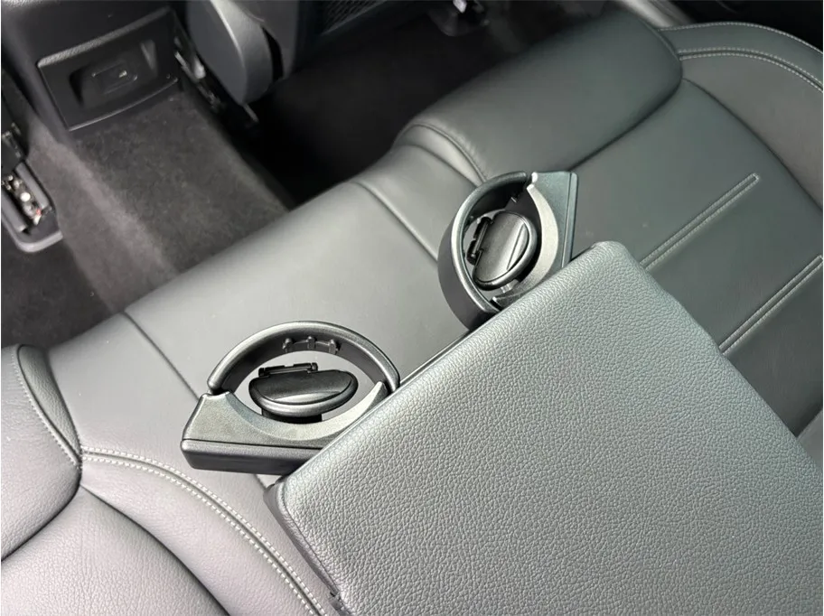 Mercedes-Benz CLA photo 40