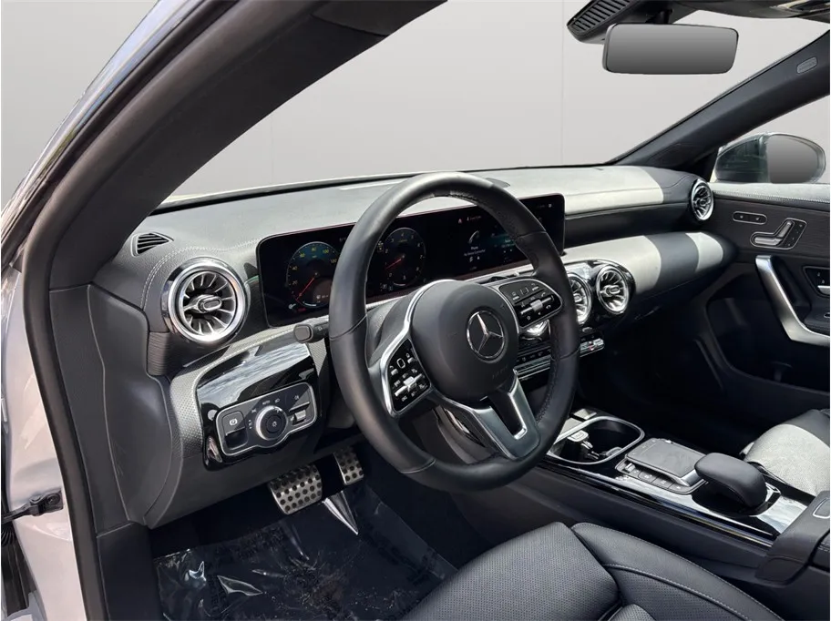 Mercedes-Benz CLA photo 6
