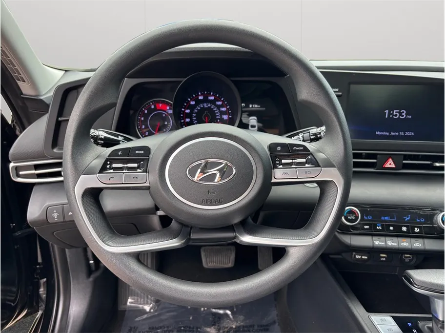 Hyundai Elantra photo 21