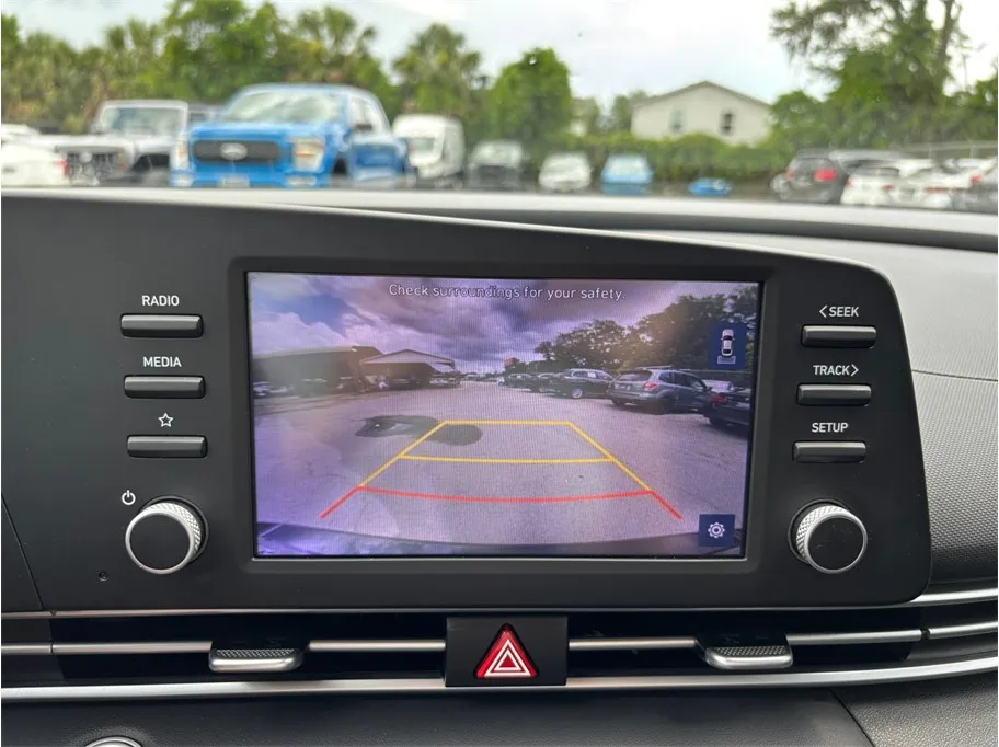 Hyundai Elantra photo 26