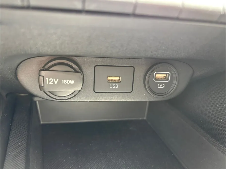 Hyundai Elantra photo 30