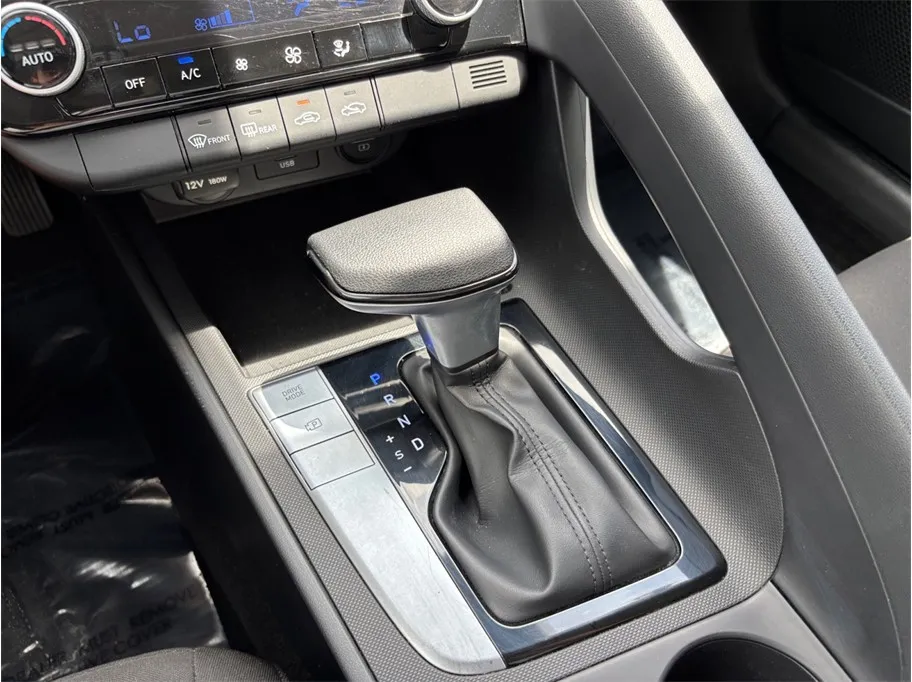 Hyundai Elantra photo 31