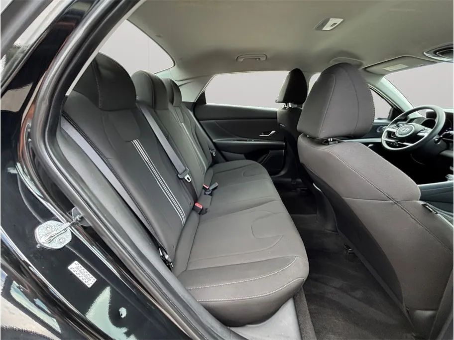 Hyundai Elantra photo 34