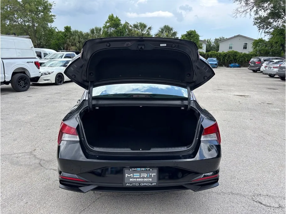 Hyundai Elantra photo 38