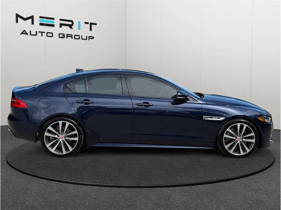Jaguar XE photo 10