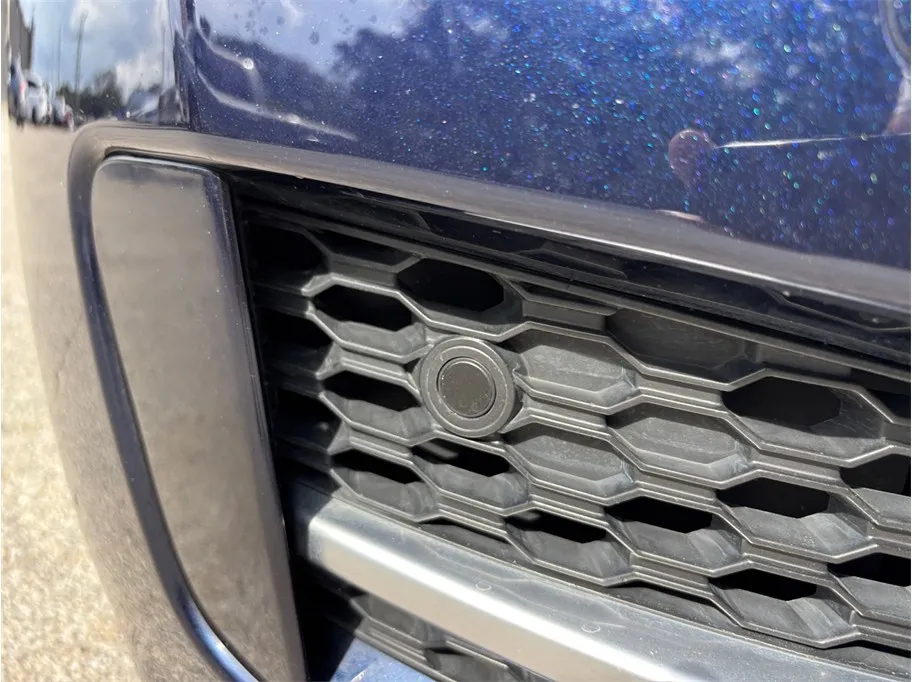 Jaguar XE photo 14