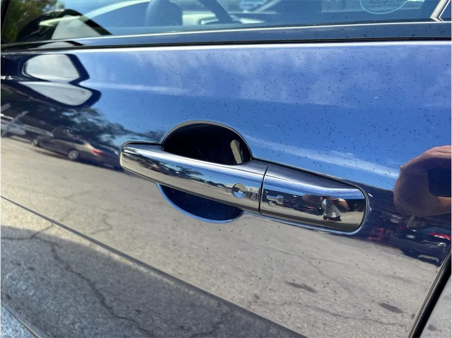 Jaguar XE photo 18