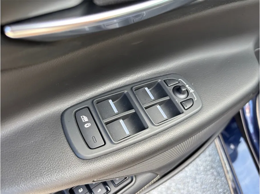 Jaguar XE photo 24