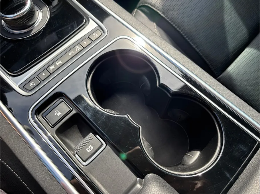 Jaguar XE photo 39