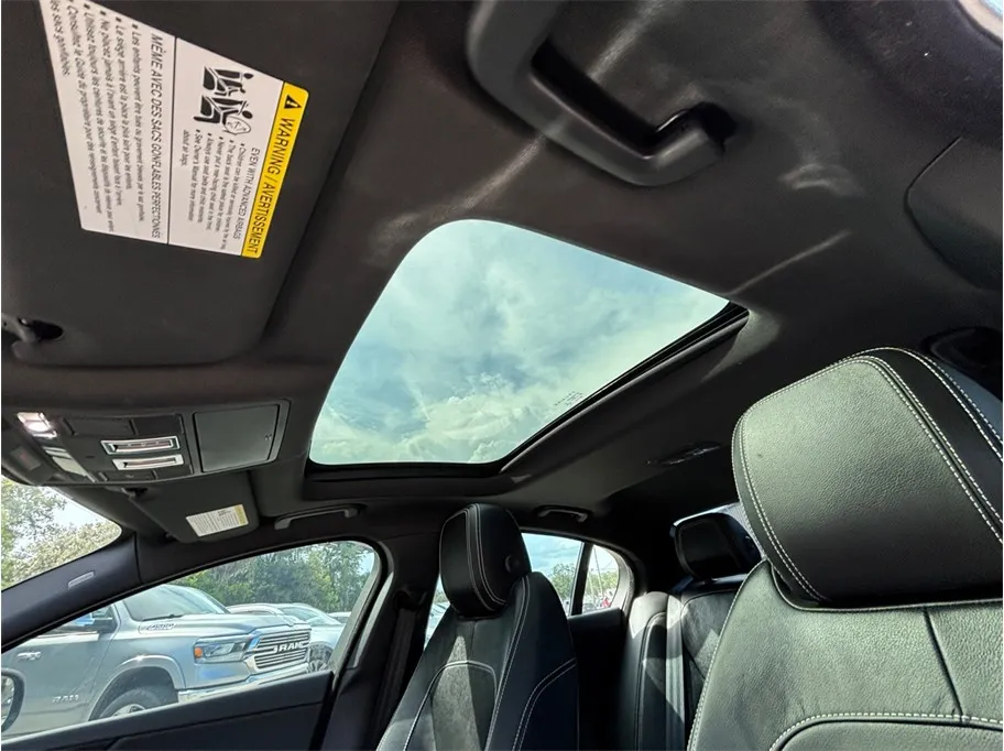 Jaguar XE photo 41