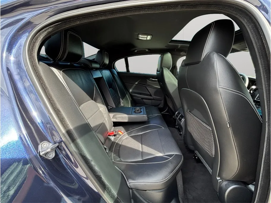 Jaguar XE photo 46