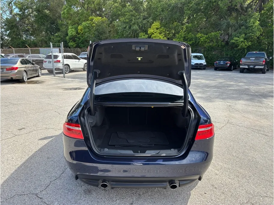 Jaguar XE photo 51