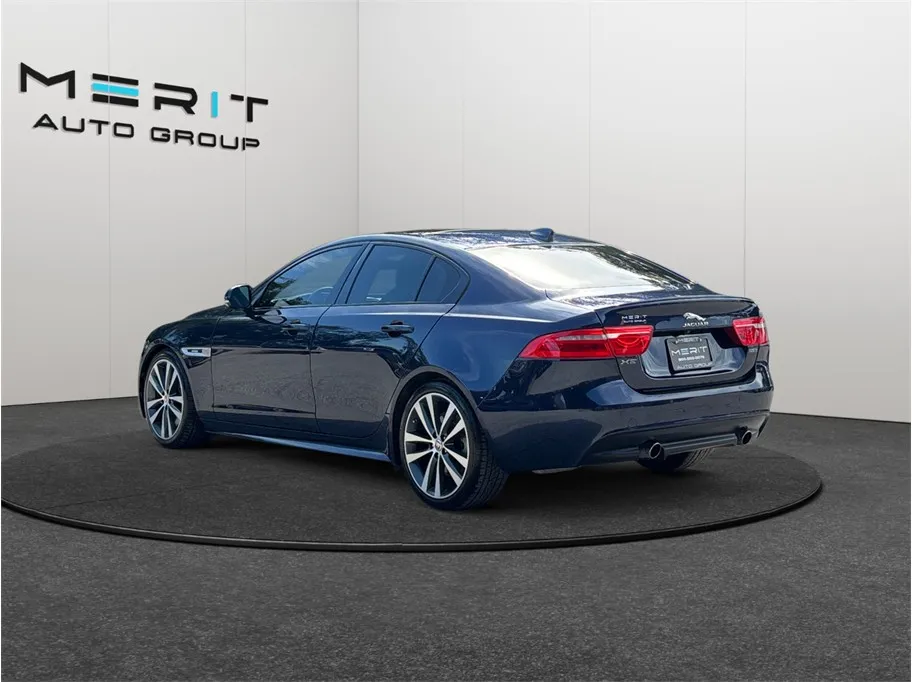 Jaguar XE photo 7