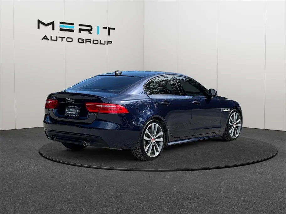 Jaguar XE photo 9