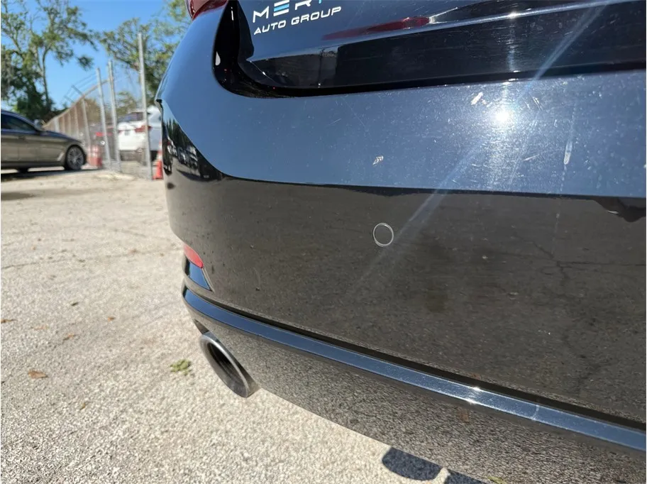 BMW 3 Series photo 17