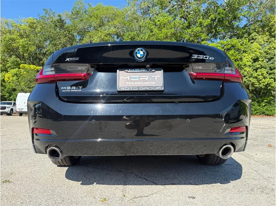 BMW 3 Series photo 18