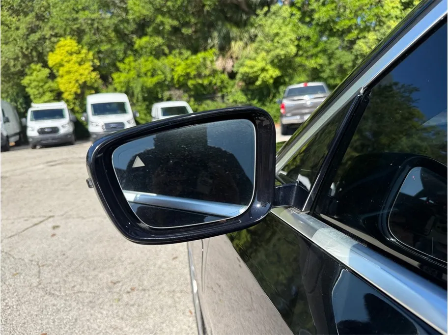 BMW 3 Series photo 20