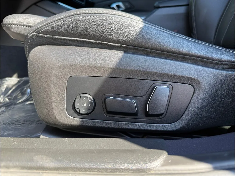 BMW 3 Series photo 21