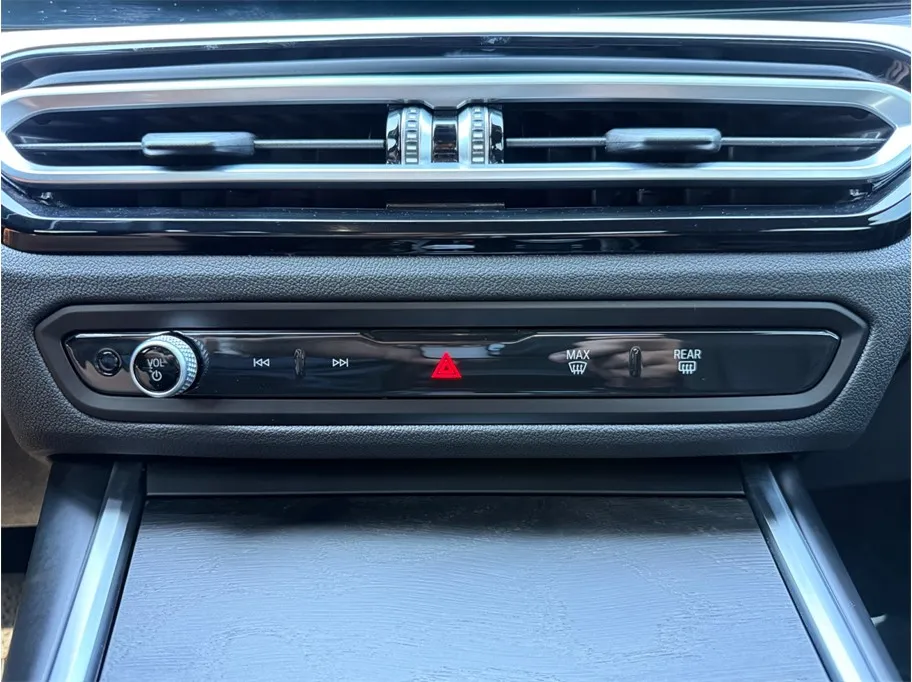 BMW 3 Series photo 36