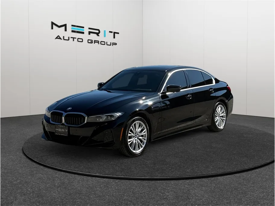 BMW 3 Series photo 4