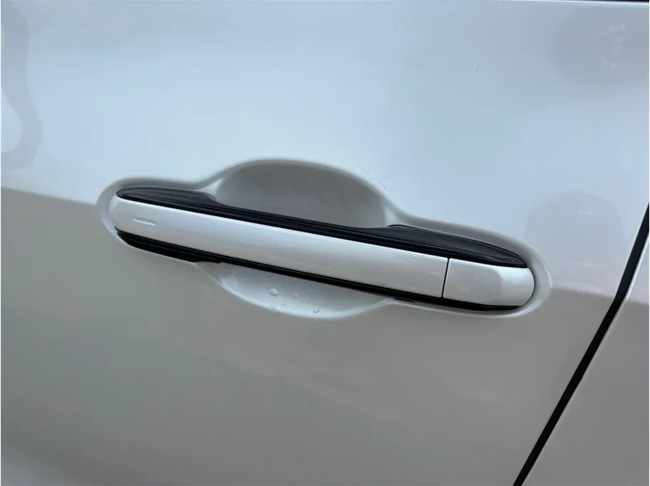 Lexus NX photo 14