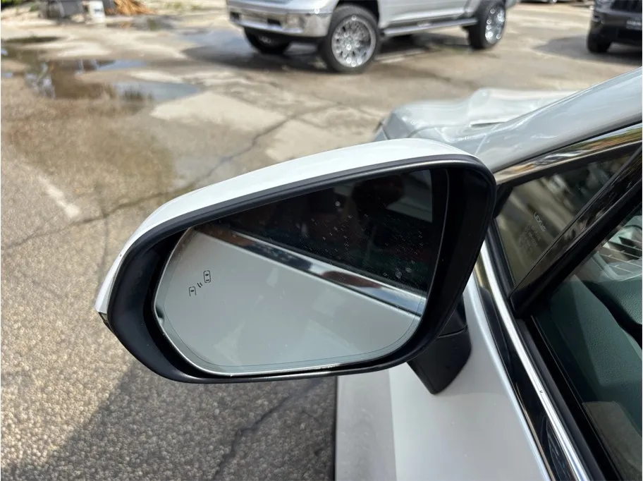 Lexus NX photo 15