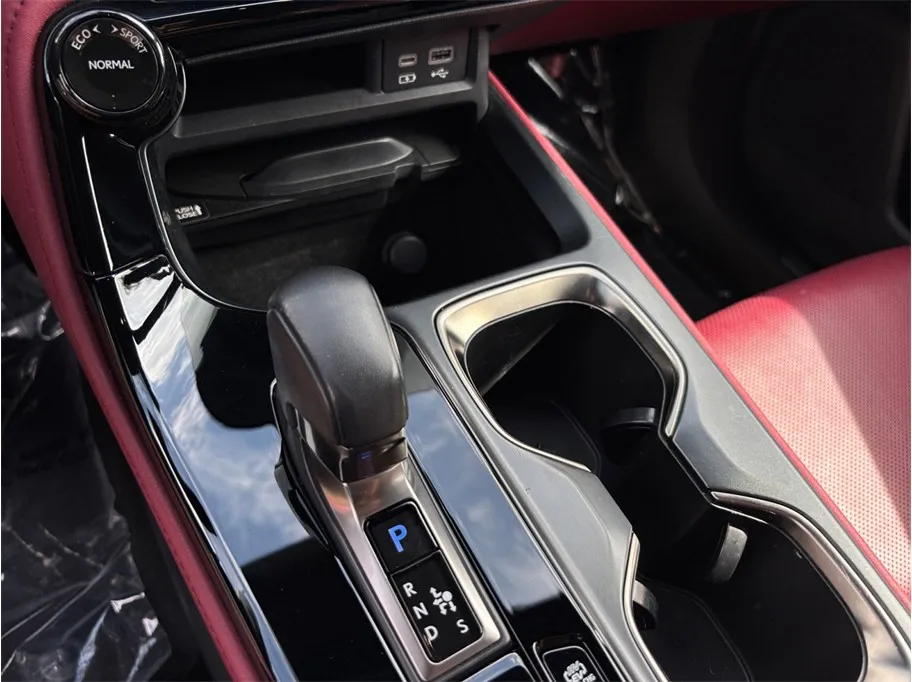Lexus NX photo 34