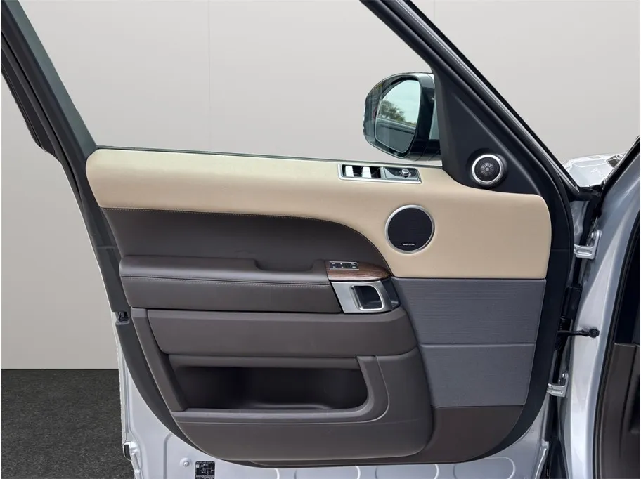 Land Rover Range Rover Sport photo 24