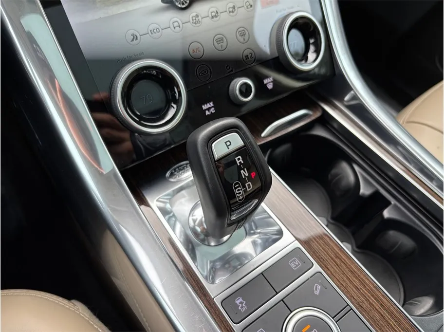 Land Rover Range Rover Sport photo 41