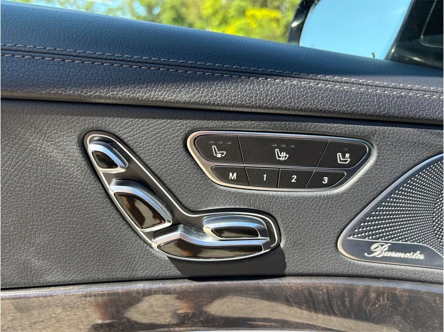 Mercedes-Benz S-Class photo 22