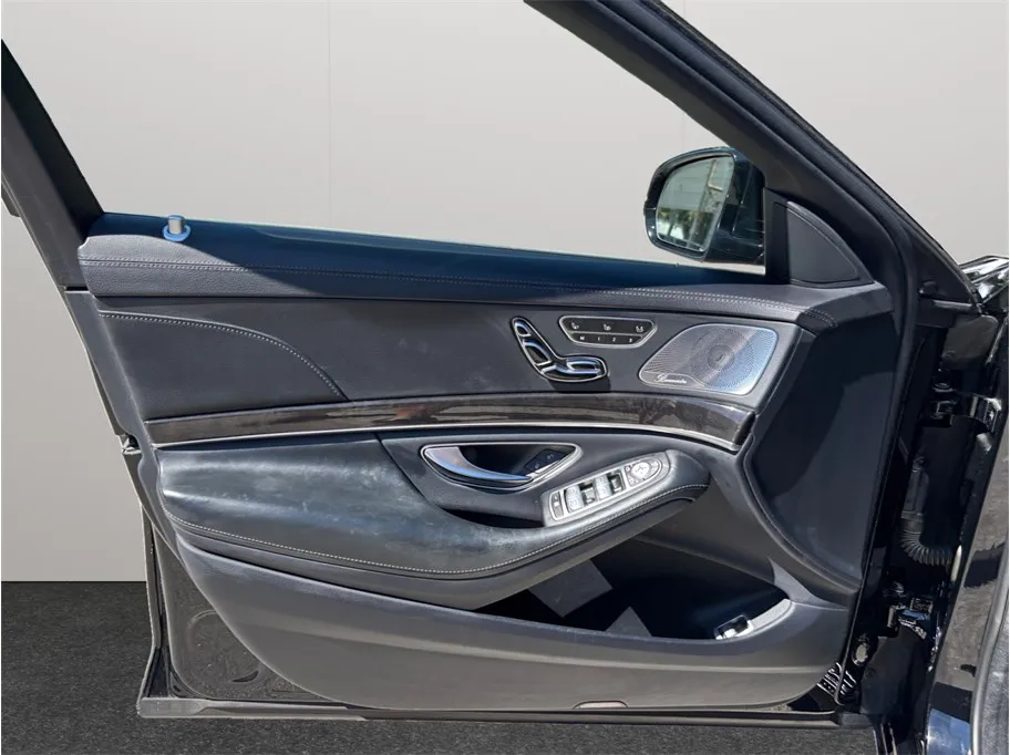 Mercedes-Benz S-Class photo 24