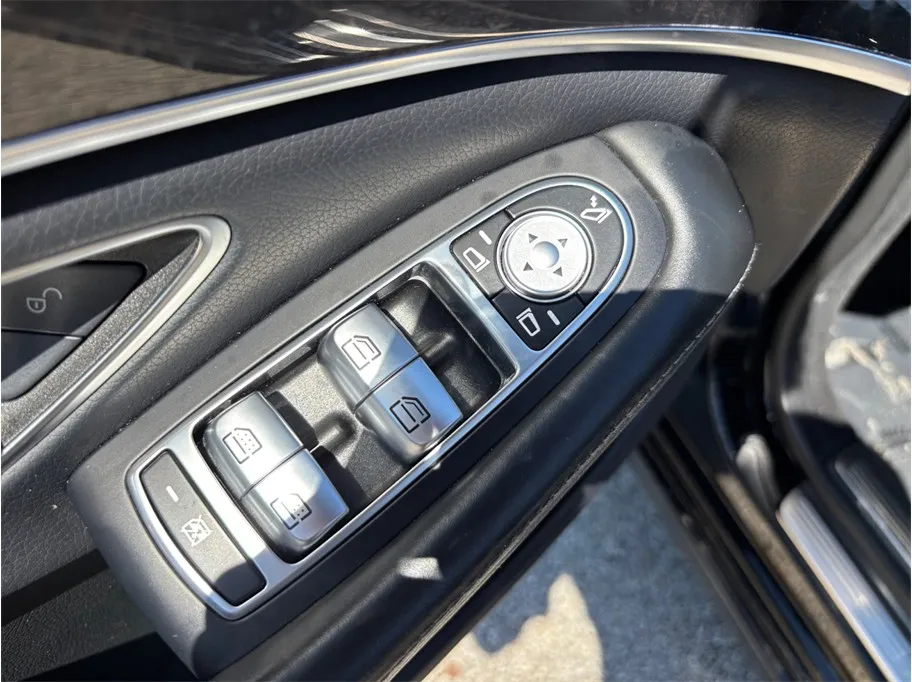 Mercedes-Benz S-Class photo 25