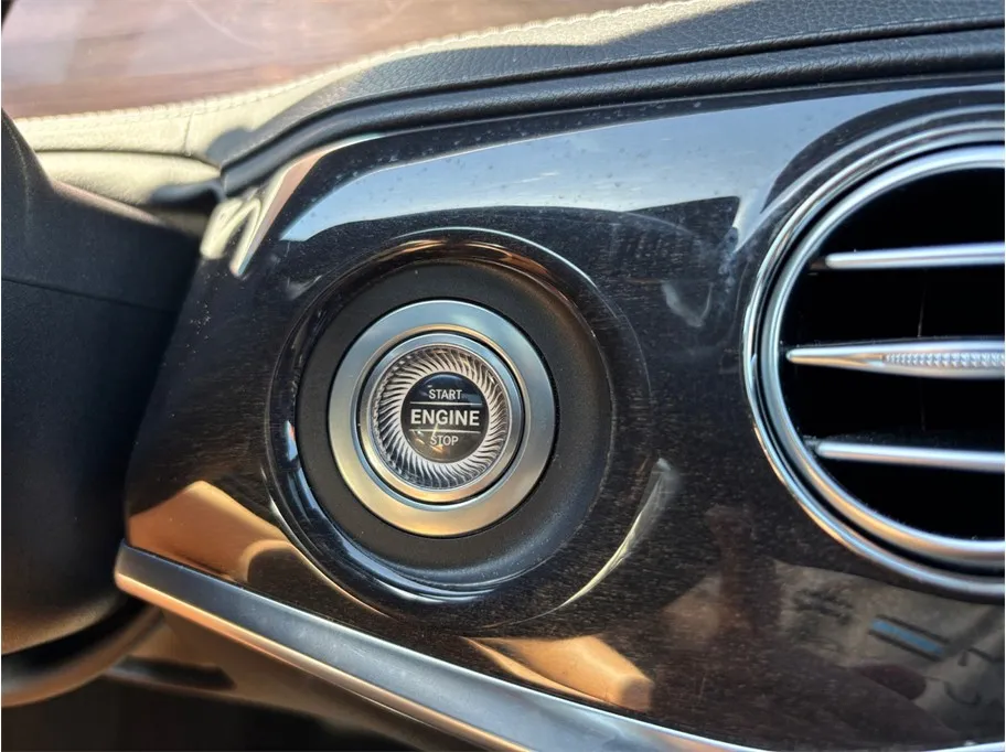 Mercedes-Benz S-Class photo 31