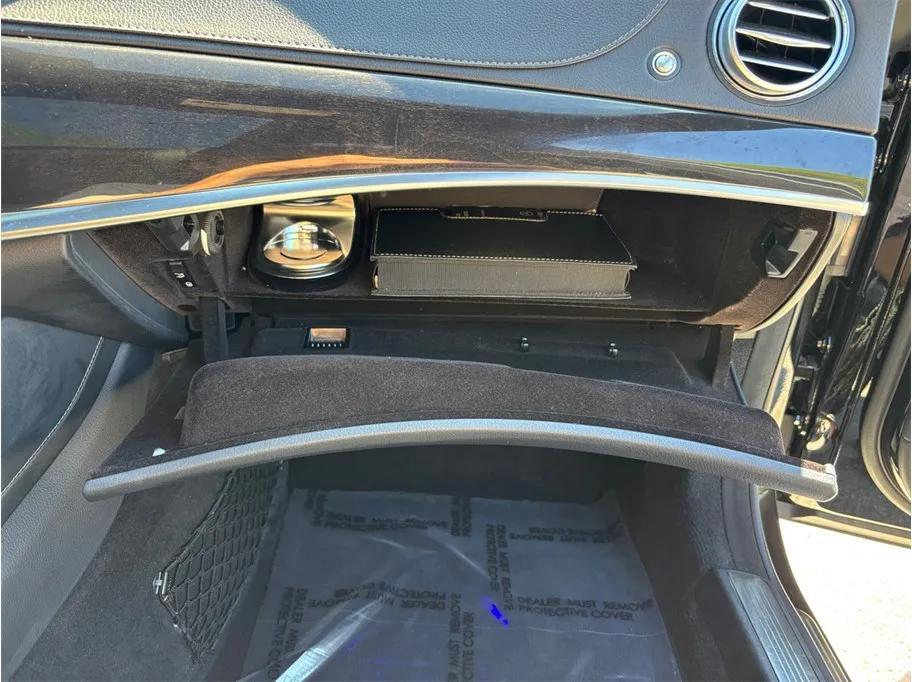 Mercedes-Benz S-Class photo 51