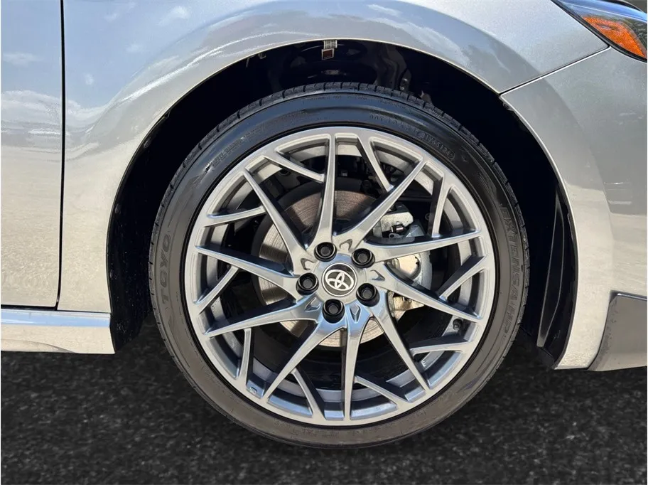 Toyota Camry photo 13