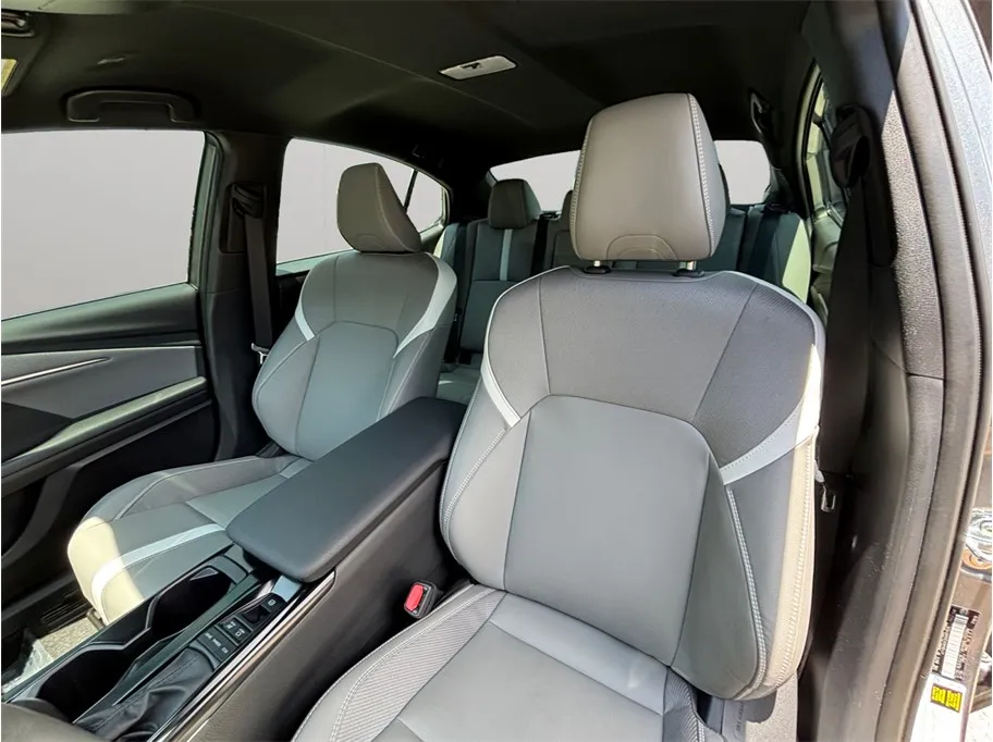 Toyota Camry photo 18