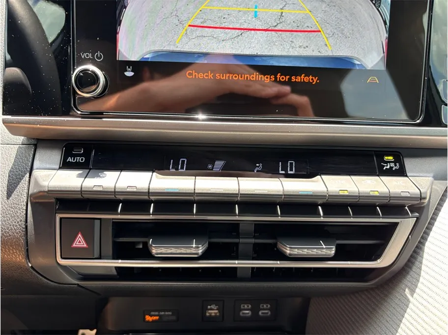 Toyota Camry photo 29