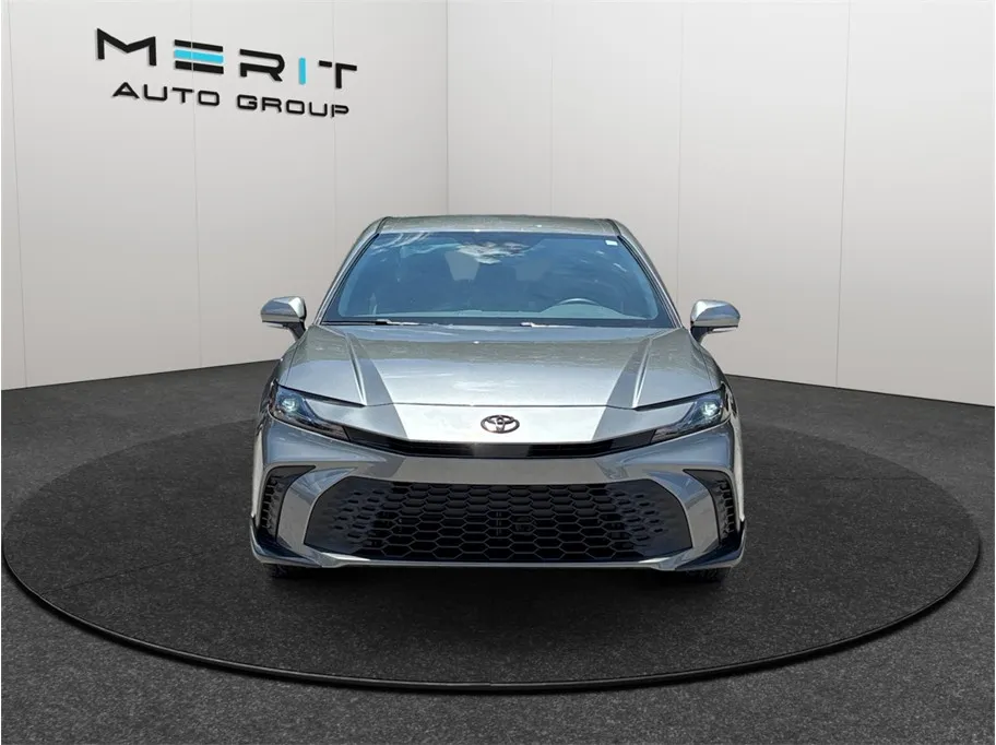 Toyota Camry photo 3