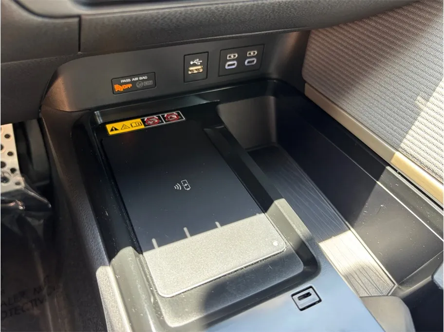 Toyota Camry photo 30