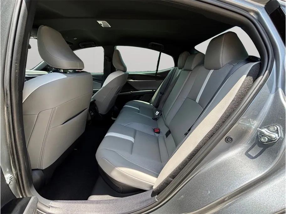 Toyota Camry photo 33