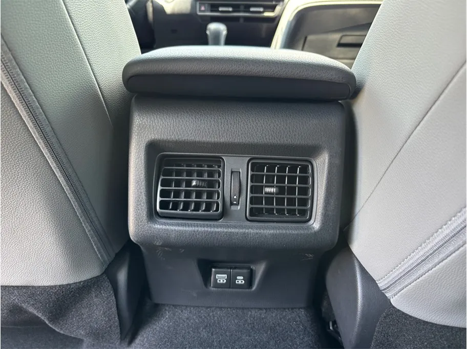 Toyota Camry photo 35