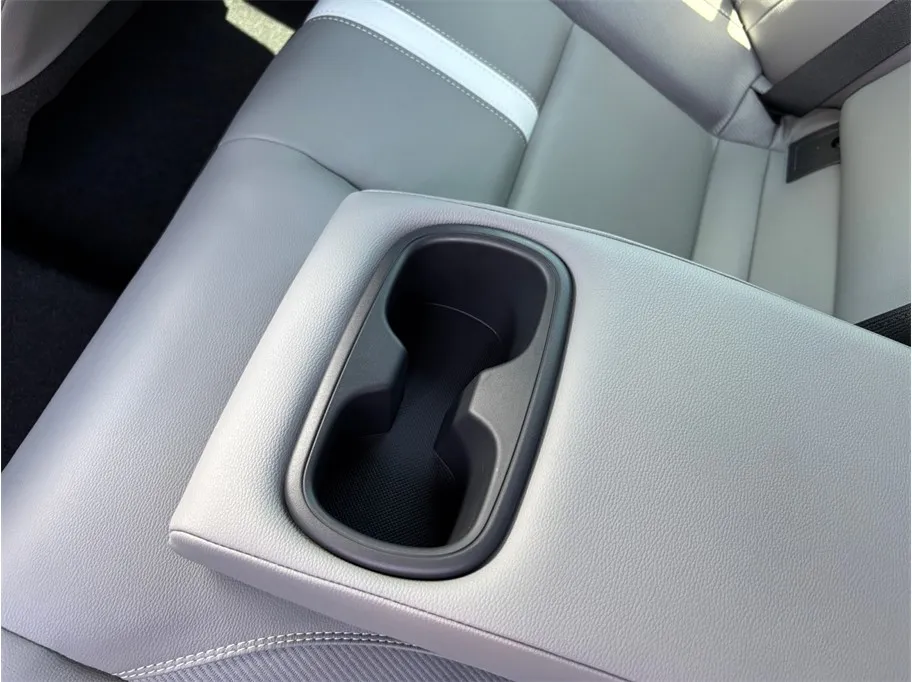 Toyota Camry photo 36