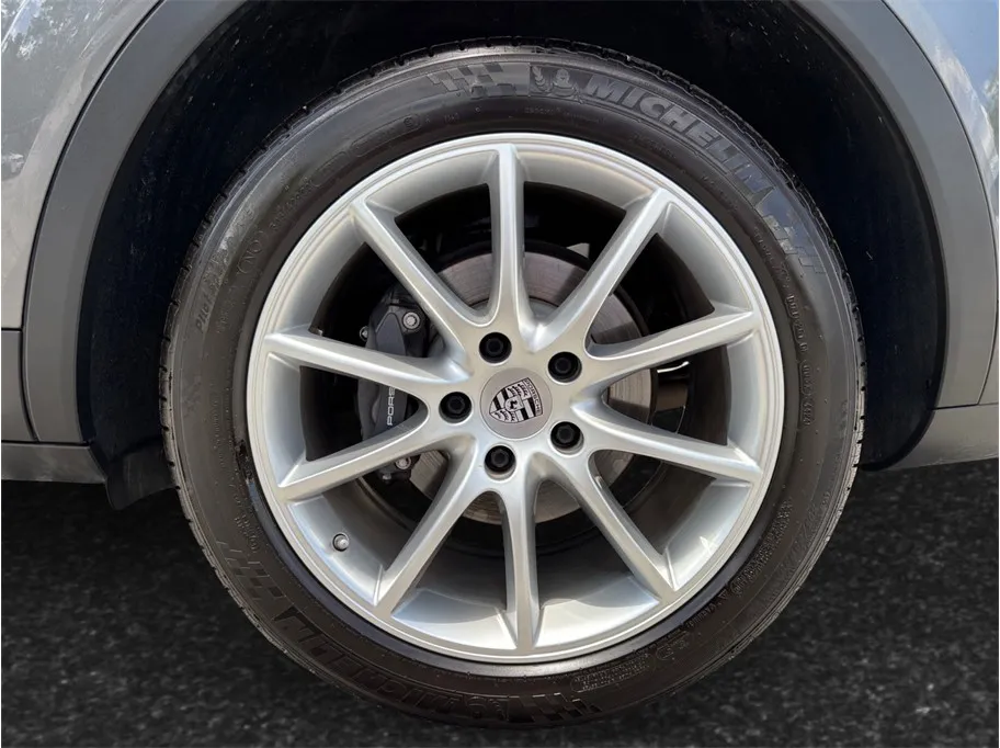 Porsche Cayenne photo 16