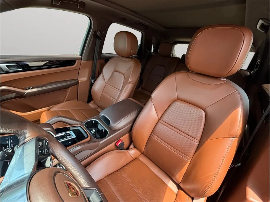 Porsche Cayenne photo 21