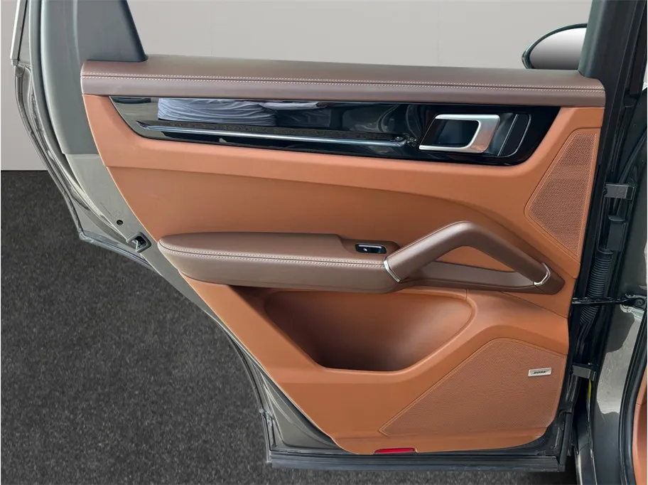Porsche Cayenne photo 44