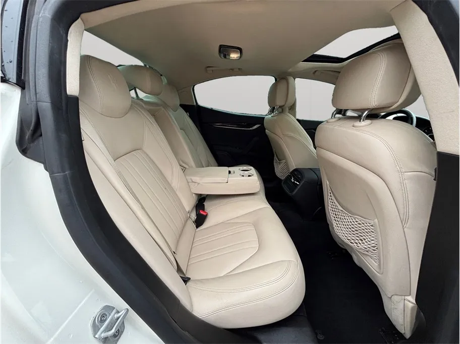 Maserati Ghibli photo 36
