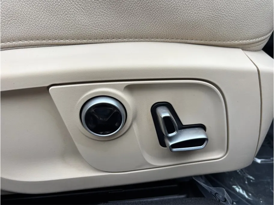 Maserati Ghibli photo 38