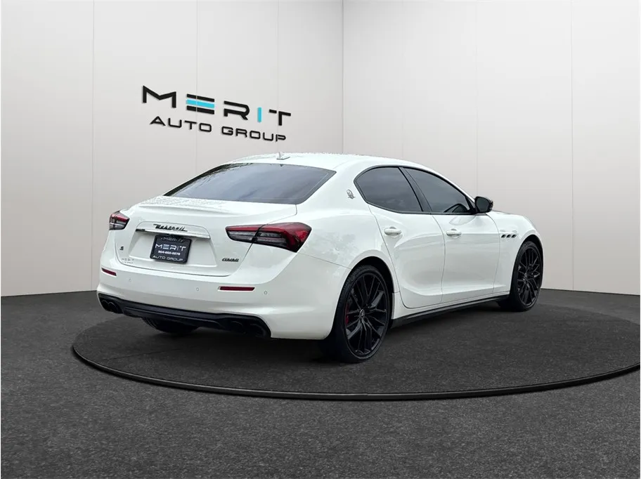 Maserati Ghibli photo 9