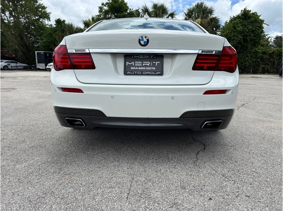 BMW 7 Series photo 16