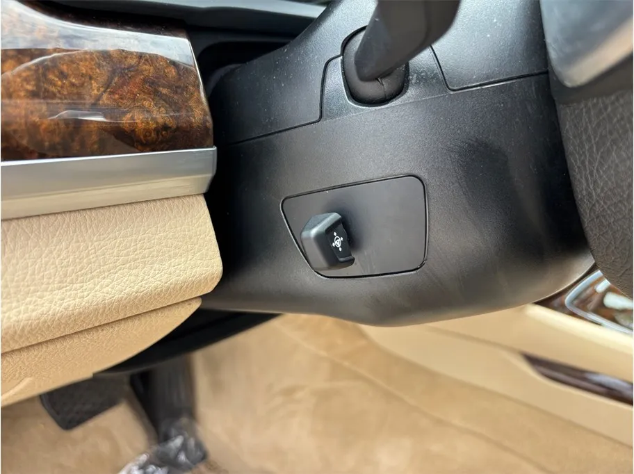 BMW 7 Series photo 21